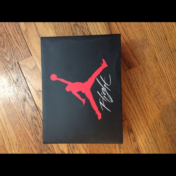Nike Air Jordan 4 Retro Sneakers - Picture 3 of 10